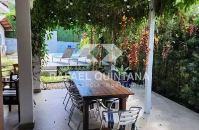 Casa à venda, 5 quartos sendo 3 suítes, 6 vagas, piscina, condomínio fechado, sambaqui, florianópolis, sc