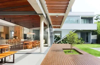 VENDA: Casa 4 Quartos sendo 4 Suítes, 3 Vagas, Condomínio, Ponta das Canas, Florianópolis - SC