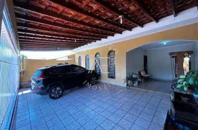 Casa térrea 180m  4 quartos. 2 suítes 4 vagas ótima localização lagoinha