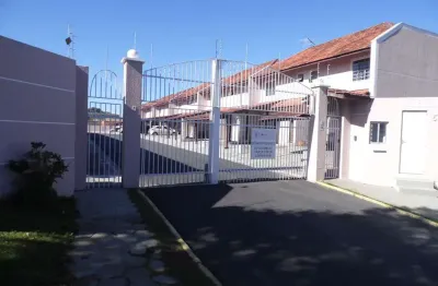 Sobrado à venda no atuba, curitiba – 3 quartos e 2 vagas | condomínio fechado