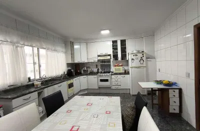 Casa com 4 quartos à venda na Rua Ivaí, Santa Maria, São Caetano do Sul