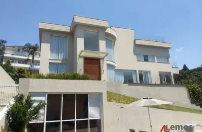 Casa com 4 suítes à venda, no condomínio Suíça da Cantareira - Mairiporã/SP