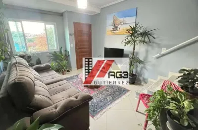 Sobrado mobiliado com 2 suítes, varanda, 3 vagas e espaço gourmet com churrasqueira no jardim primavera