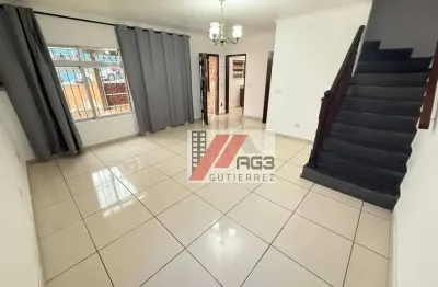 Sobrado com 3 dormitórios e 2 vagas cobertas no bairro do limão