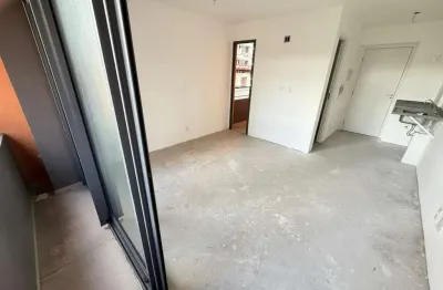 Studio novo com varanda, banheiro com ventilação natural e lazer ao lado da puc em perdizes