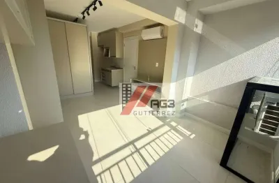 Studio novo repleto de móveis planejados, ar-condicionado e lazer completo ao lado do metrô sacomã