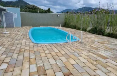 Apartamento com 02 dormitórios, lazer completo, perto do mar