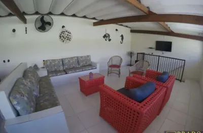 Apartamento com 3 dormitórios e excelente terraço privativo. apenas 200 metros da praia da enseada.