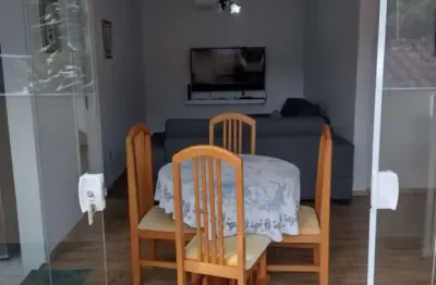Apartamento com 03 dormitórios, porteira fechada, em area nobre