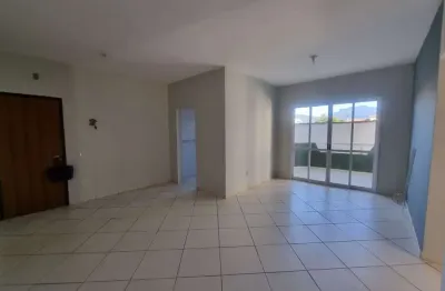 Apartamento na região central com 02 dormitórios, sendo 01 suíte