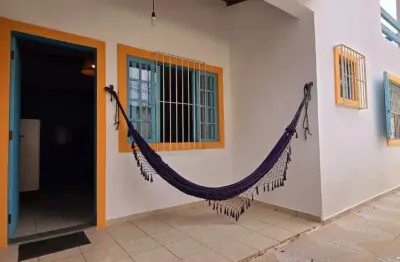 Casa charmosa de esquina itaguá, próxima a praça do cristo