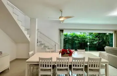 Excelente  casa com 6 suítes com 450 metros de construção