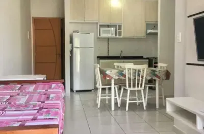 Apartamento com 02 dormitórios, sendo 01 suíte, varanda gourmet, 2 vagas de garagem e piscina com uma vista incrível.