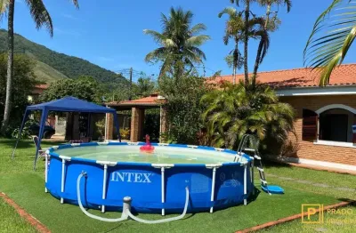 Excelente casa na maranduba com terreno de 1000 metros a 400 metros da praia.