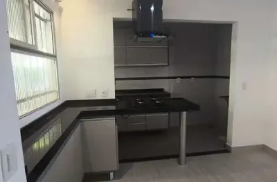 Apartamento com 02 dormitórios, sendo 01 suíte, em empreendimento com lazer completo e vista para o mar.