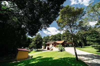 Casa à venda com terreno de 8.000 m² próxima do parque barigui