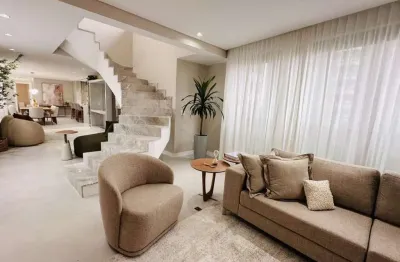 Apartamento dúplex especialmente decorado para venda, no água verde, com 3 quartos, sendo 3 suítes, com 244m²