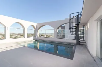 Cobertura duplex exclusiva com 760m² no edifício palm spring