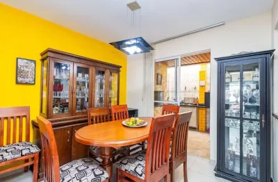 Sobrado com 3 dormitórios, sendo 1 suíte  à venda, 110 m² por r$ 540.000 - barreirinha - curitiba/pr
