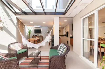 Casa não geminada com 3 suítes em condomínio de alto padrão – 230m²!!