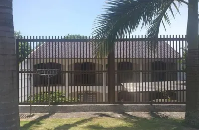 Amplo terreno com duas casas no bairro tingui – ideal para moradia ampliada ou investimento