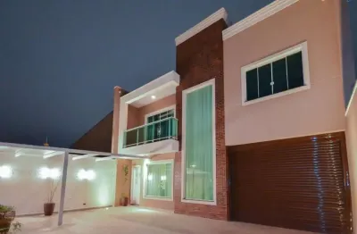 Sobrado de 175m² porteira fechada – elegância e conforto no tingui