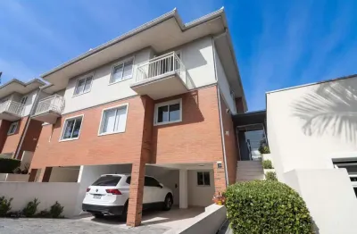 Residência em condominio fechadao sofisticada com 205 m² privativos no guabirotuba – curitiba pr