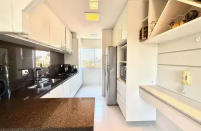 Cobertura no bacacheri com terraço amplo e 3 quartos, sendo 1 suíte