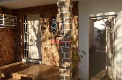 Casa com 4 quartos à venda na rua professor clemente pinto, 208, medianeira, porto alegre por r$ 560.000