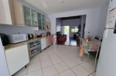 Casa com 3 quartos à venda na rua florinha, 172, cavalhada, porto alegre por r$ 499.000