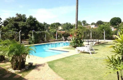 Vende se belíssima casa cafezal 4 , 432m² a.c.  4 quartos, 2 suítes, 3 salas, piscina, área gourmet, pomar,  segurança e privacidade!!!
