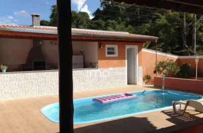 Casa no caxambu 300m² a.t sala ampla  e tv, cozinha com armários, 1 dormitório , 1wc, área gourmet , piscina, horta  *não financia*  não  permuta