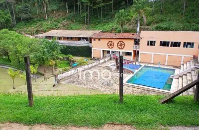 Chácara com  salão de festas, piscina, lago, 7 quartos  r$  950.000 - não aceita financiamento