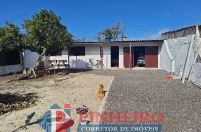 Casa de alvenaria com 2 dormitórios a 400m do mar – cidreira/rs