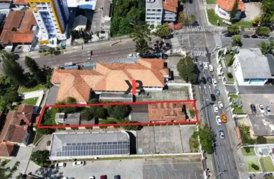 Terreno zr-4 com 751 m2 e residência averbada. localização central!