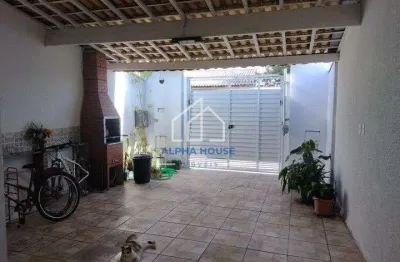 Casa à venda com 03 dormitórios (sendo 01 suíte), área externa com churrasqueira no bairro  maria á