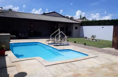 Linda casa à venda com 03 dormitórios (sendo 01 suíte master)  e piscina no bairro jardim residenci