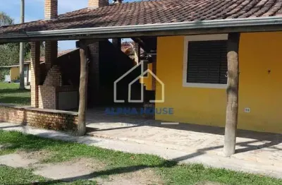 Chácara / sítio com 4 quartos para alugar no Mandú, Pindamonhangaba 