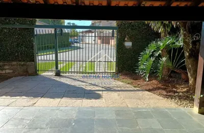 Casa à venda,  residencial andrade, com três dormitórios sendo uma suíte e closet. suítes