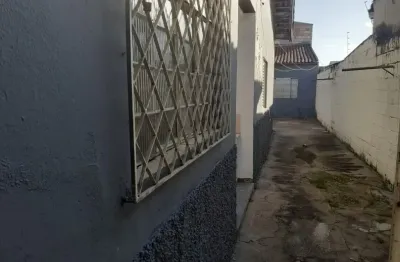 Casa com terreno grande em  taubaté, com preço ótimo