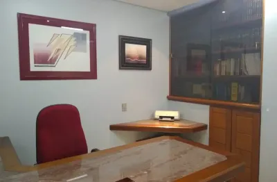 Sala comercial com 1 sala à venda na Rua Visconde do Rio Branco, 100, Centro, Taubaté