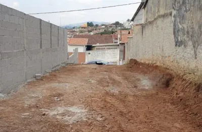 Terreno à venda no bairro jardim américa, medindo cinco metros de frente por trinta metros de profundidade