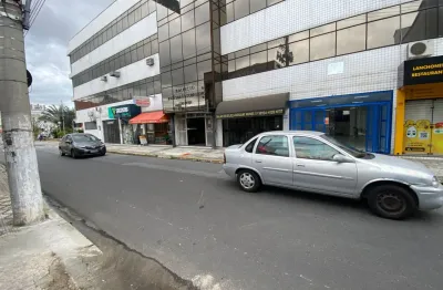 Ponto comercial para alugar na Rua Coronel Marcondes de Mattos, 41, Centro, Taubaté