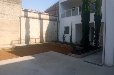 Casa com 3 quartos para alugar na Rua Alfredo Cândido Vieira, 198, Vila Aparecida, Taubaté