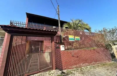 Sobrado amplo e bem localizado no bairro porto das laranjeiras em araucária, pr, excelente para inv