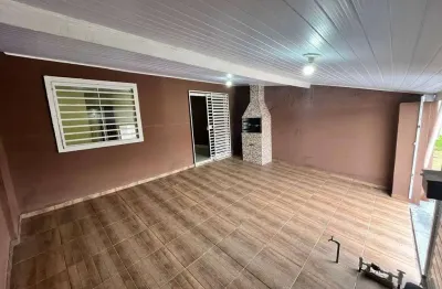 Conforto, espaço e churrasqueira: casa para locação no costeira, esperando por você