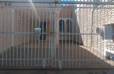 Casa com 3 quartos para alugar na Vila São José, São Carlos 