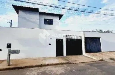 Casa comercial com 4 salas para alugar no conjunto segismundo pereira, uberlândia  por r$ 4.200