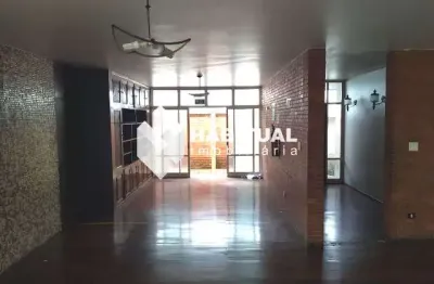 Casa comercial com 10 salas para alugar no tabajaras, uberlândia  por r$ 18.000