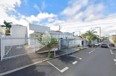 Casa comercial com 1 sala para alugar no martins, uberlândia  por r$ 6.000
